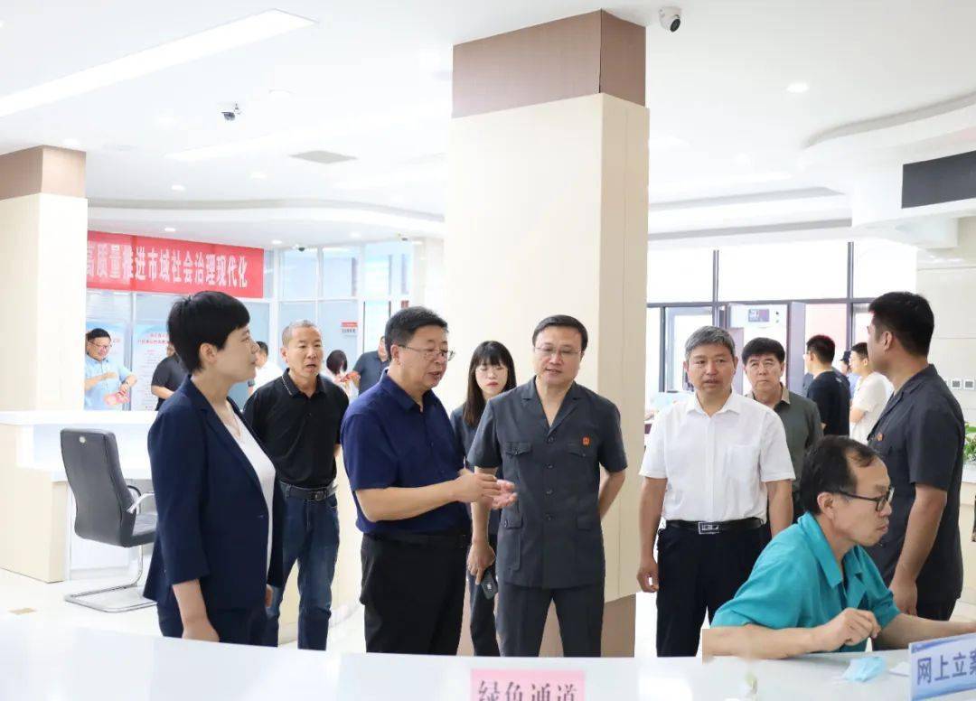 县人大常委会主任肖江普,副主任张林国参加视察活动,县人民政府副县长