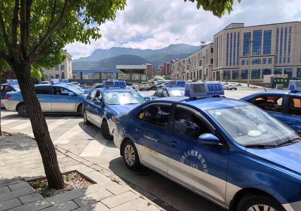 镇雄对出租车计价器进行检测!