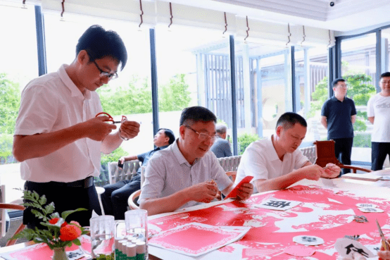 区委书记,区禁毒委名誉主任刘浪,区委副书记,区长,区禁毒委主任蒋炳炎
