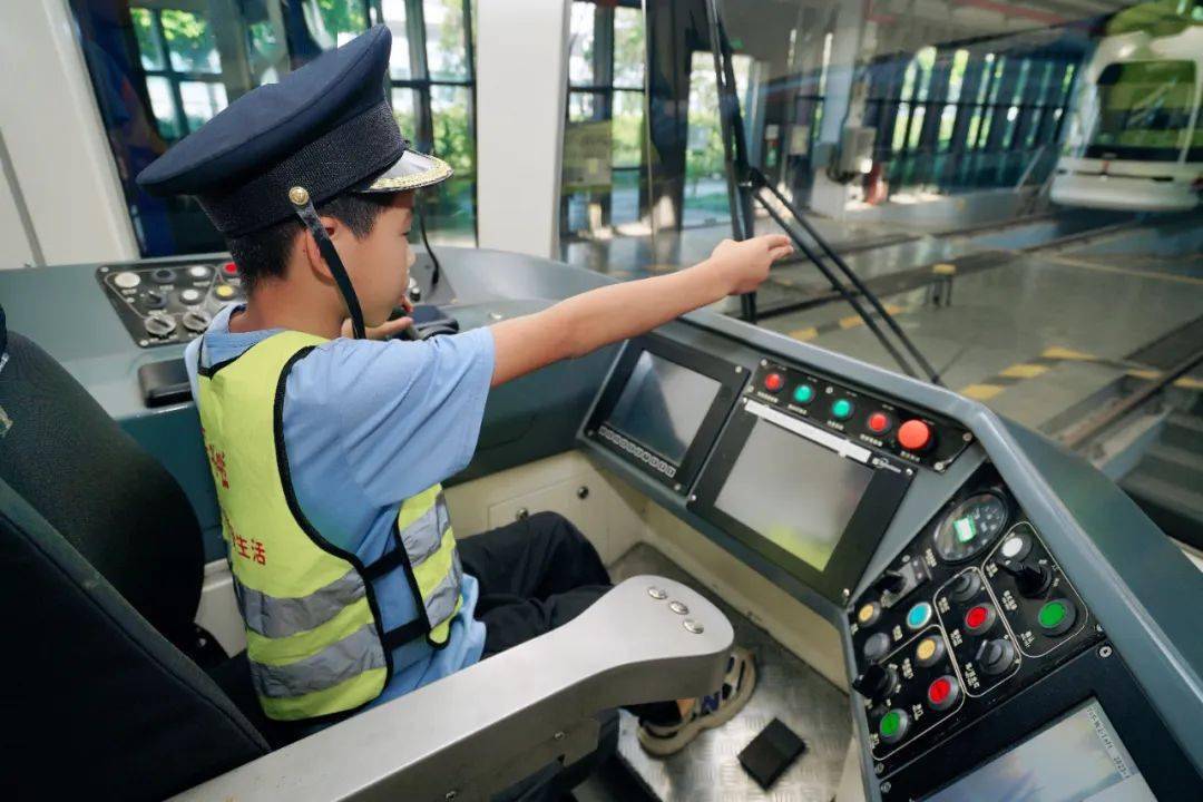 假期去哪儿 | 地铁博物馆 有轨电车车辆段,探秘地下轨道的秘密_广州