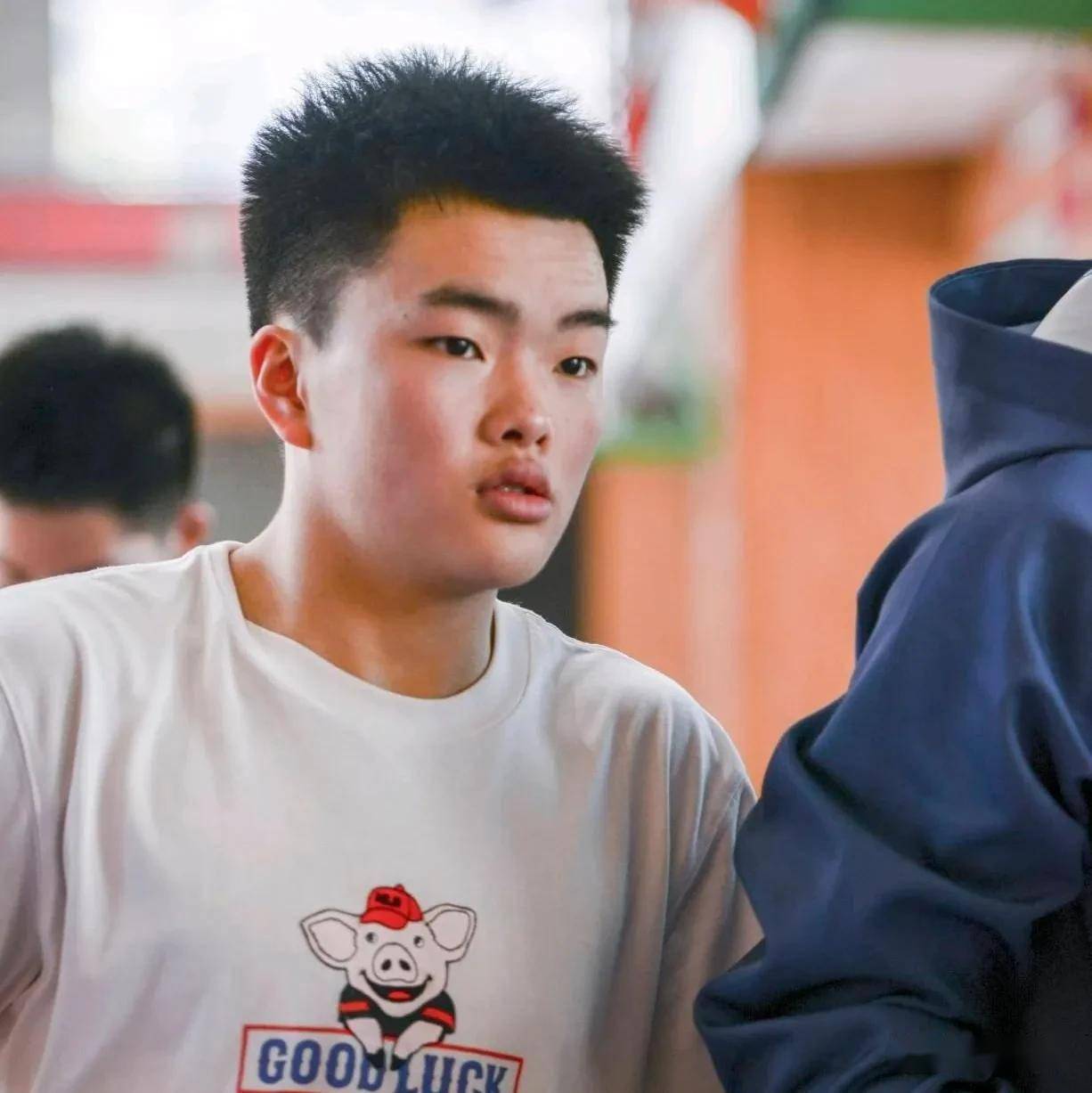 刘振宇顺利过线,身高仅有1米75的小后卫圆梦厦大_指导_龚巍伟_比赛