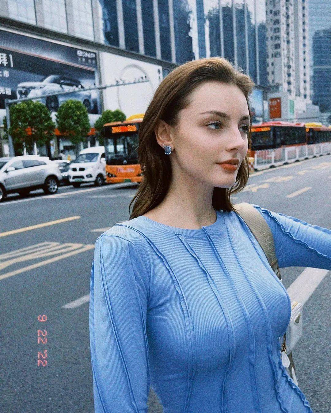 惋惜没若是德国钢琴家明确了林俊杰的歌词后，，，在上海陌头的演绎。。。。