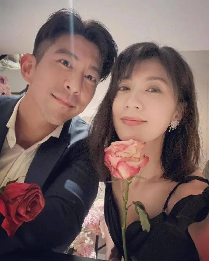 萧敬腾向49岁经纪人求婚下血本!