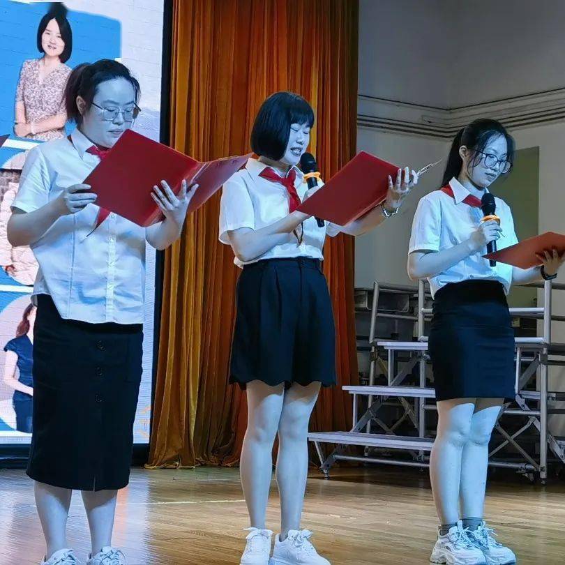 激昂少年身 不负韶华梦 ——杭州市三墩小学兰里校区六年级毕业典礼