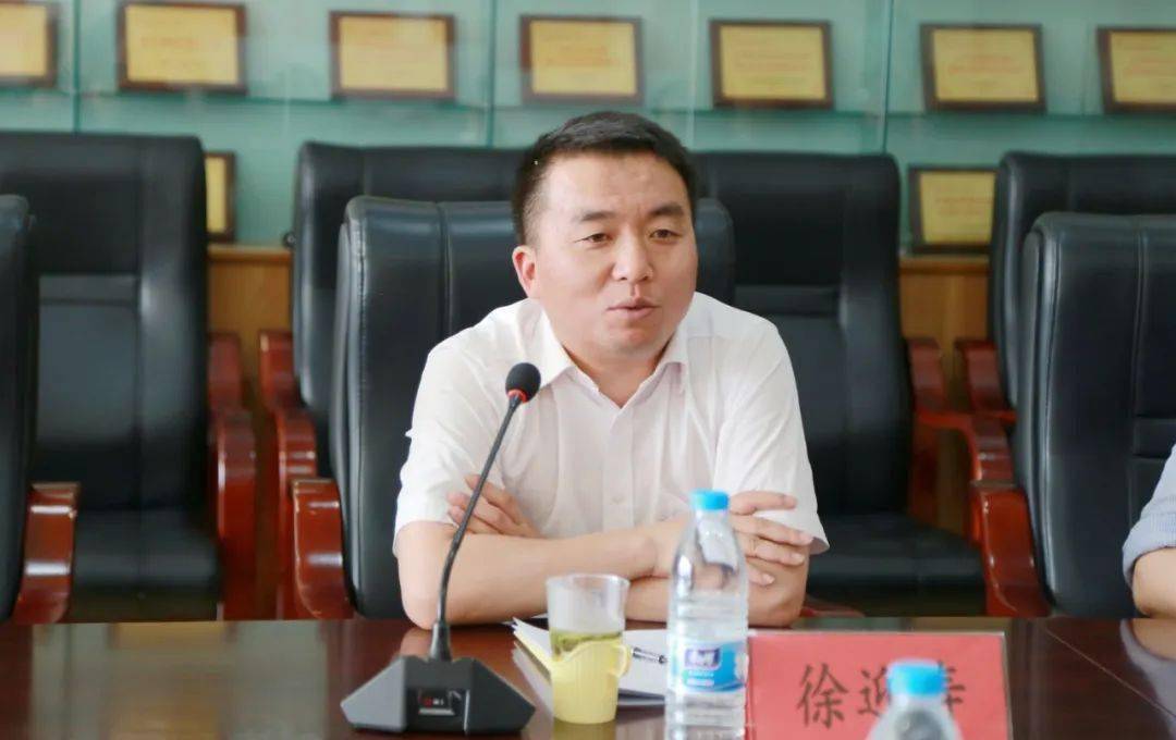 仪式上,顺义九中校长王金龙详细介绍了学校的基本情况,办学理念,办学