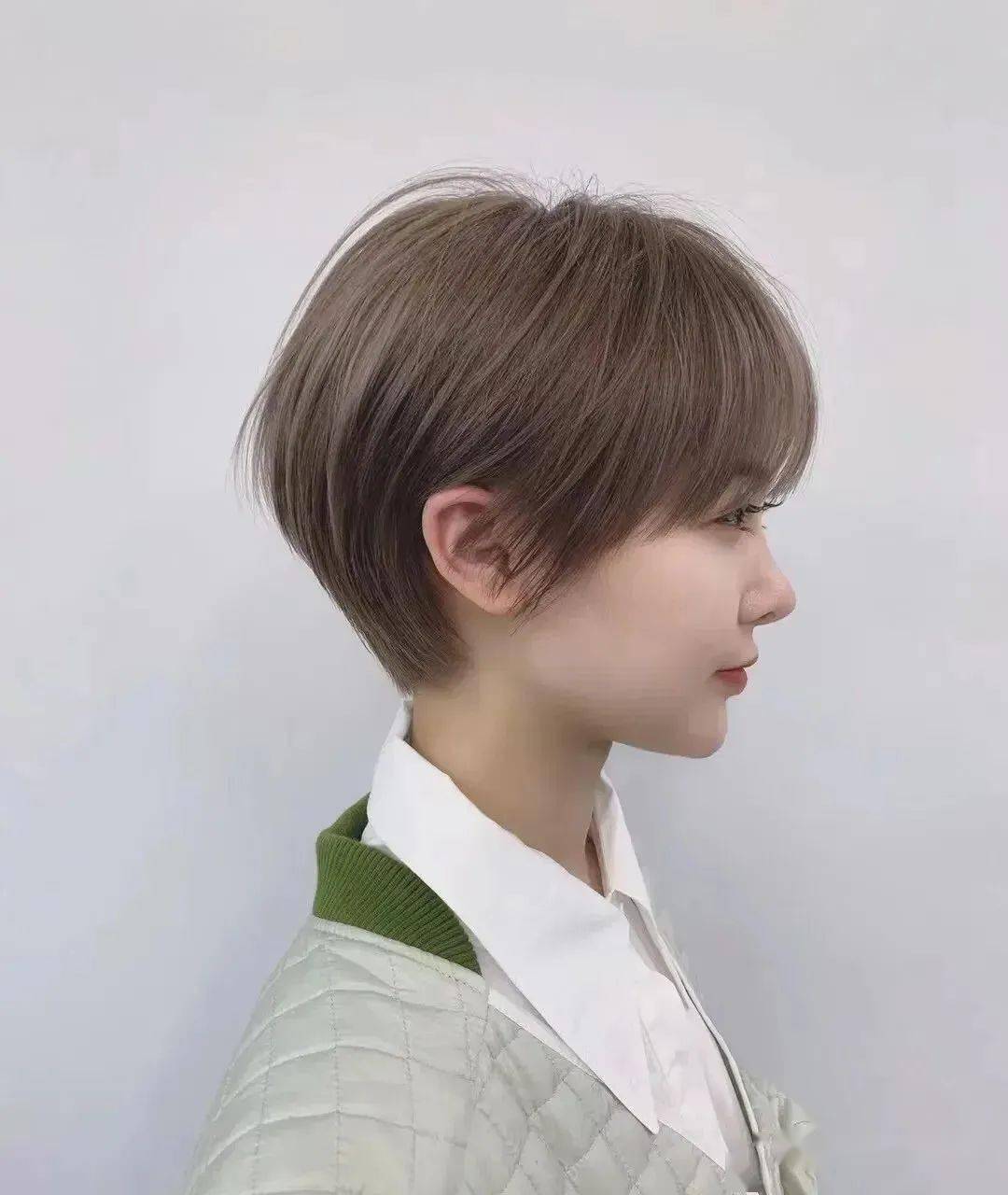 夏日单品,"职场挂耳式短发"._中国_发型_形象