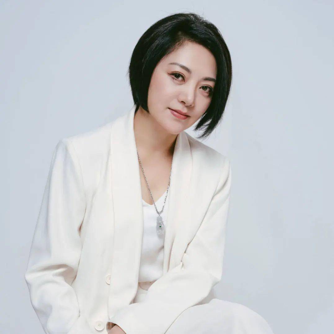 演员范(瑞娟)派 小生《李娃传》郑元和 扮演者王婕上海越剧院傅(全香)