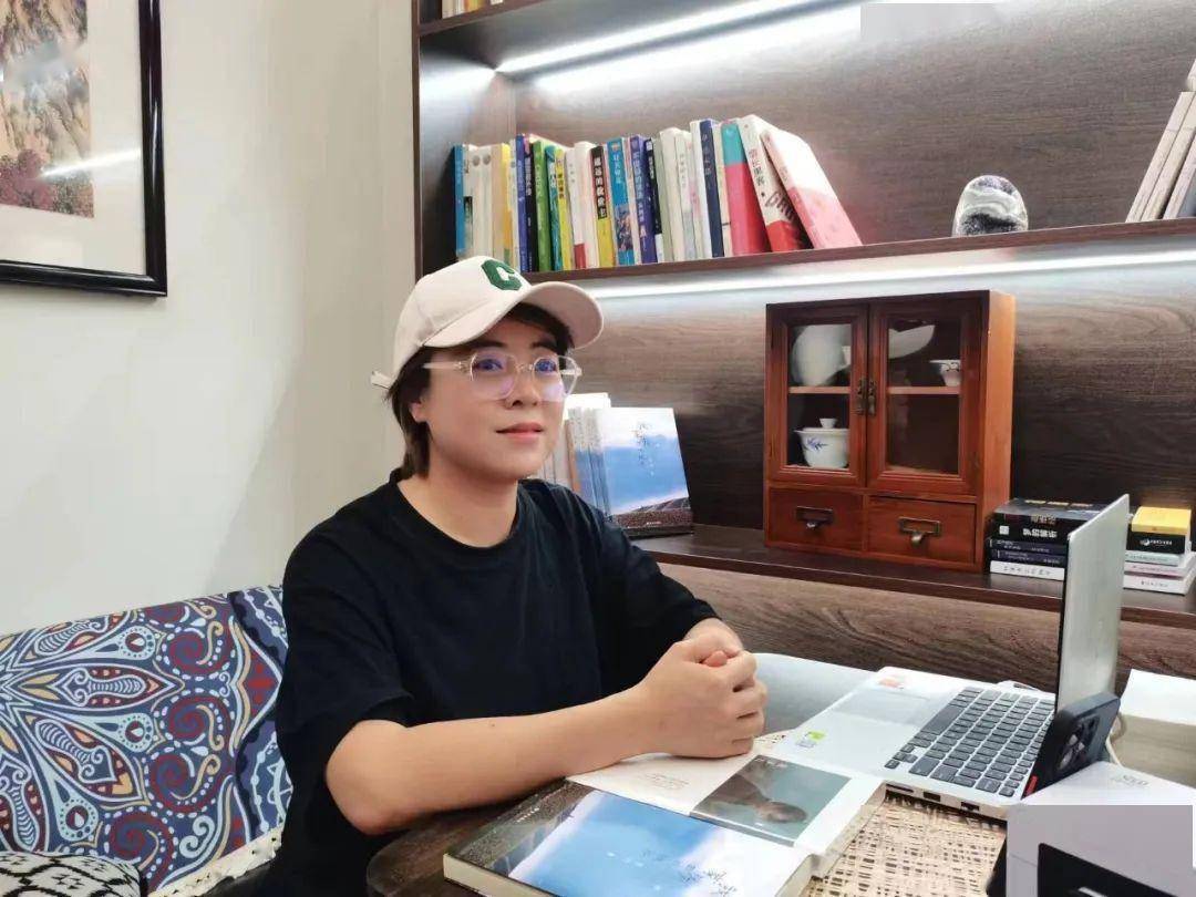 青年女作家青竹散文集《我家有三双袜子(二)》入选国际图书展