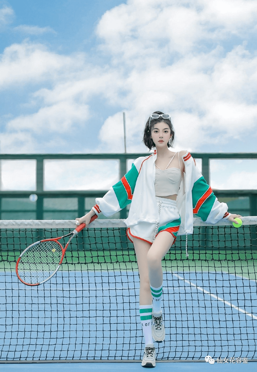 人像摄影:放学一起打网球吗?_运动_网球场_少女