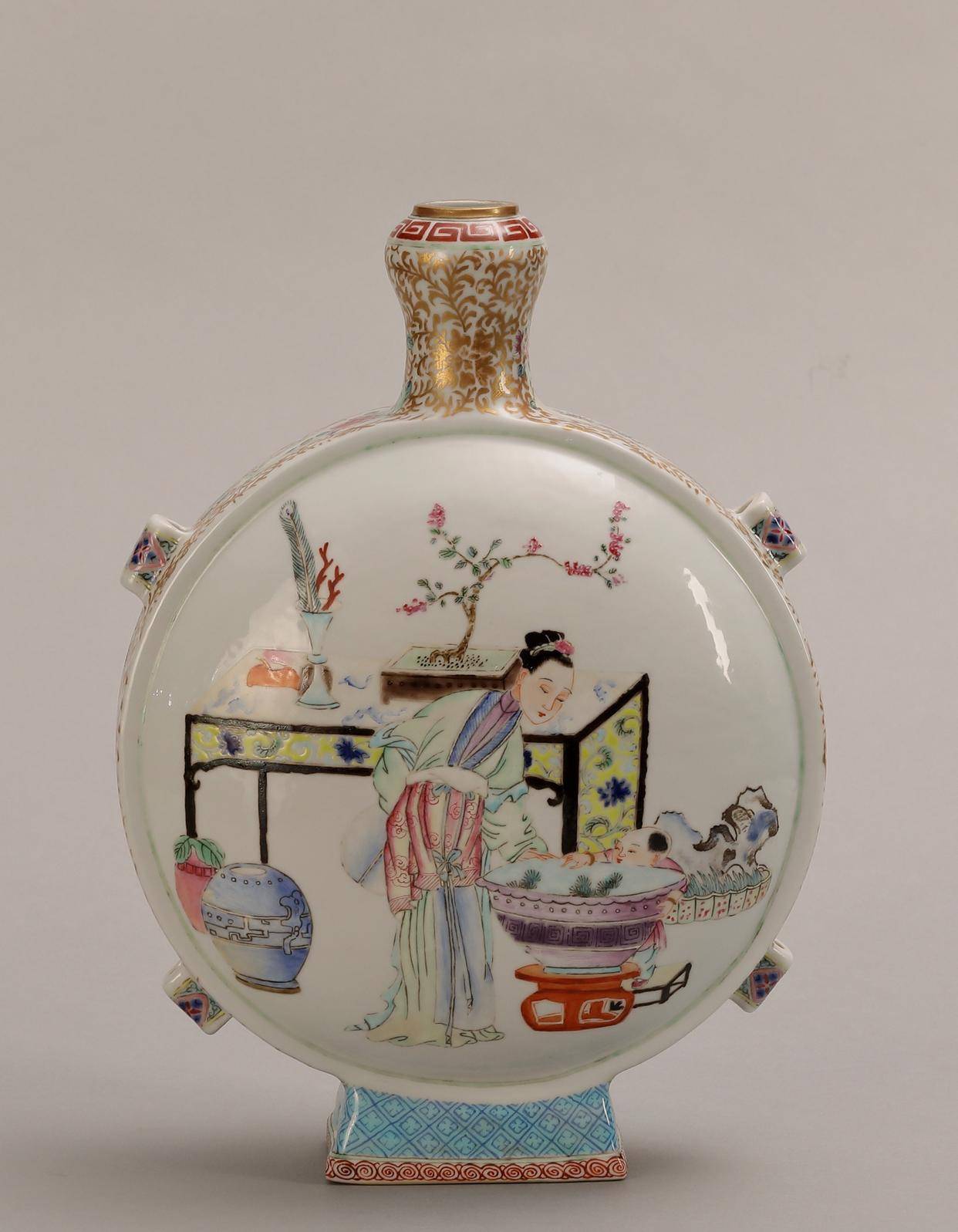 130件历代精品瓷器在沈阳故宫展出_青花_民国时期_珐琅