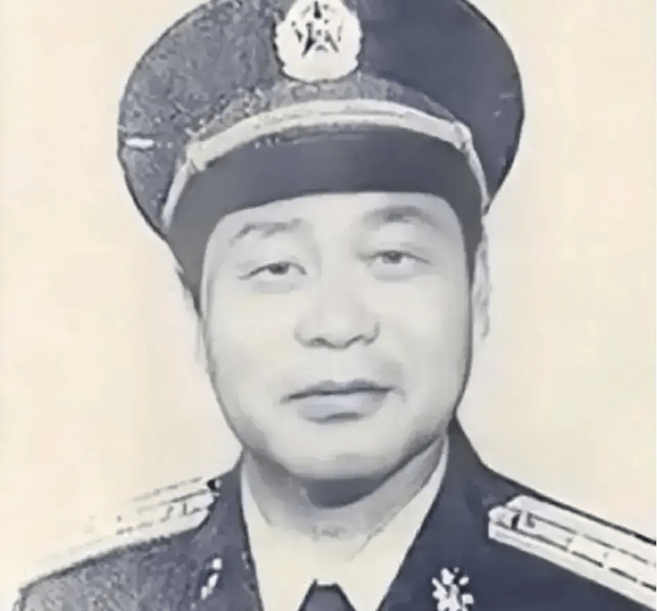 1986年,邵正宗因工作需要,外出考察,前往深圳去珠海的轮船上,结识了