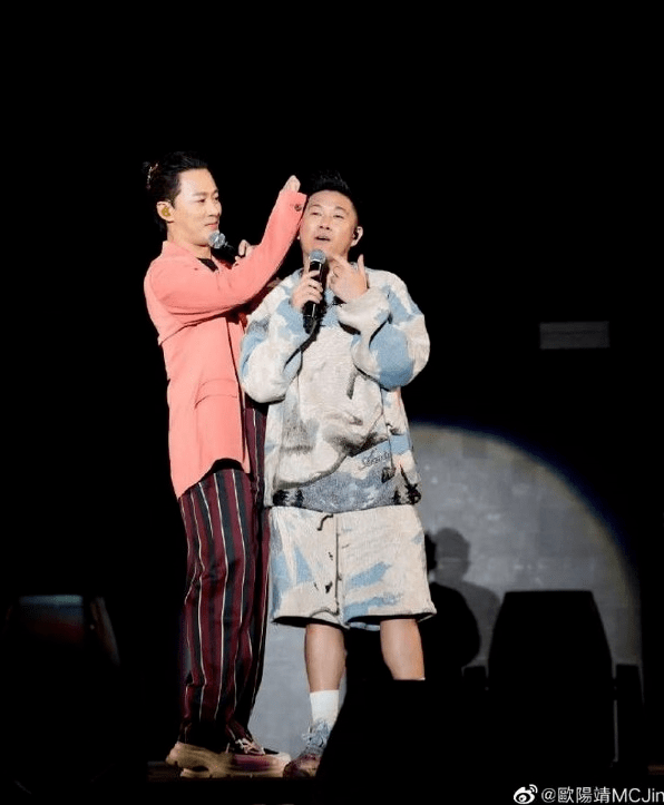 此外,林峯日前为好友欧阳靖(mc jin)于广州举行的演唱会担任特别嘉宾
