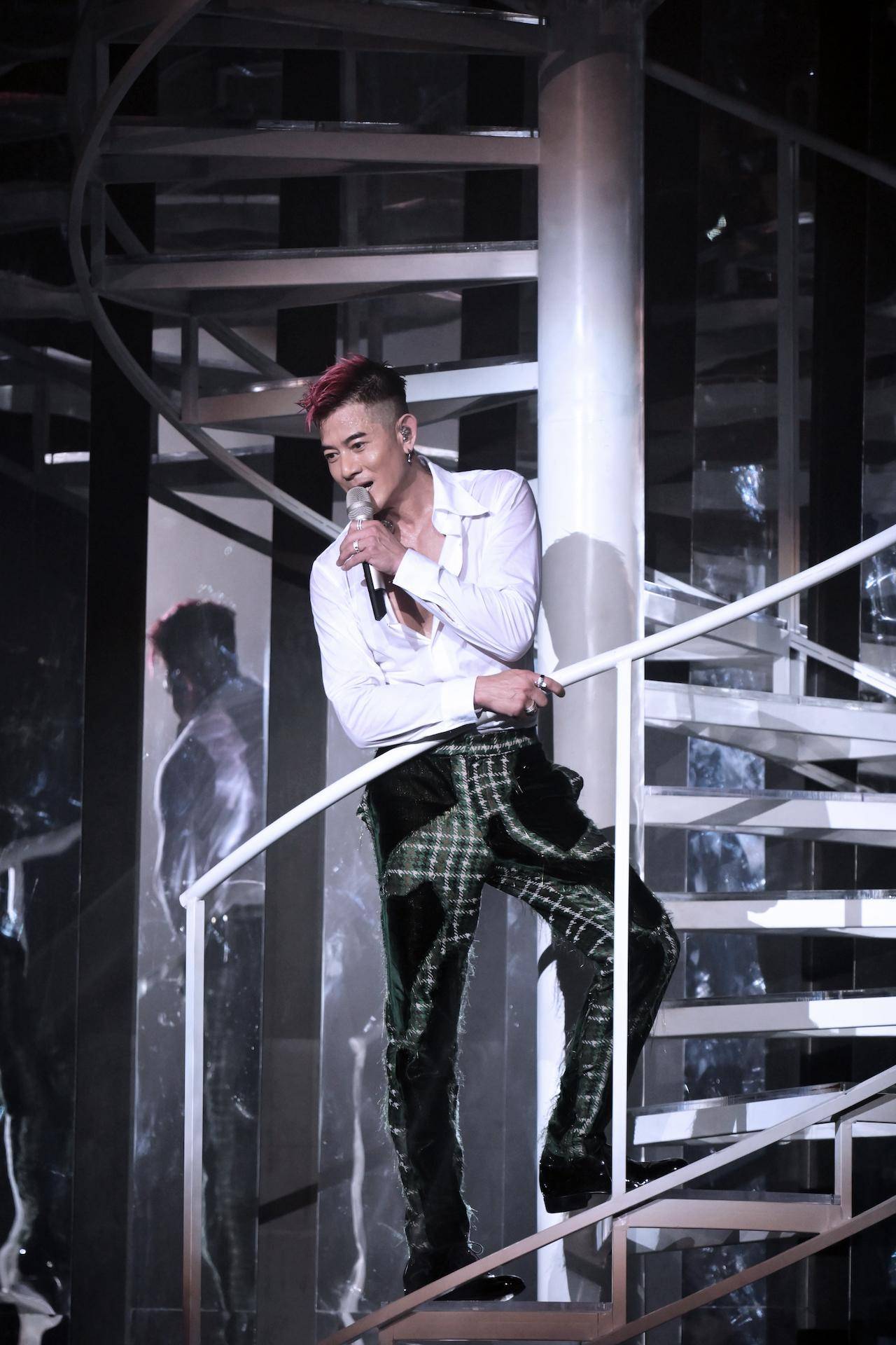 郭富城"梦幻舞林"澳门起跑:为了歌迷,唱到"湿身"也值得!