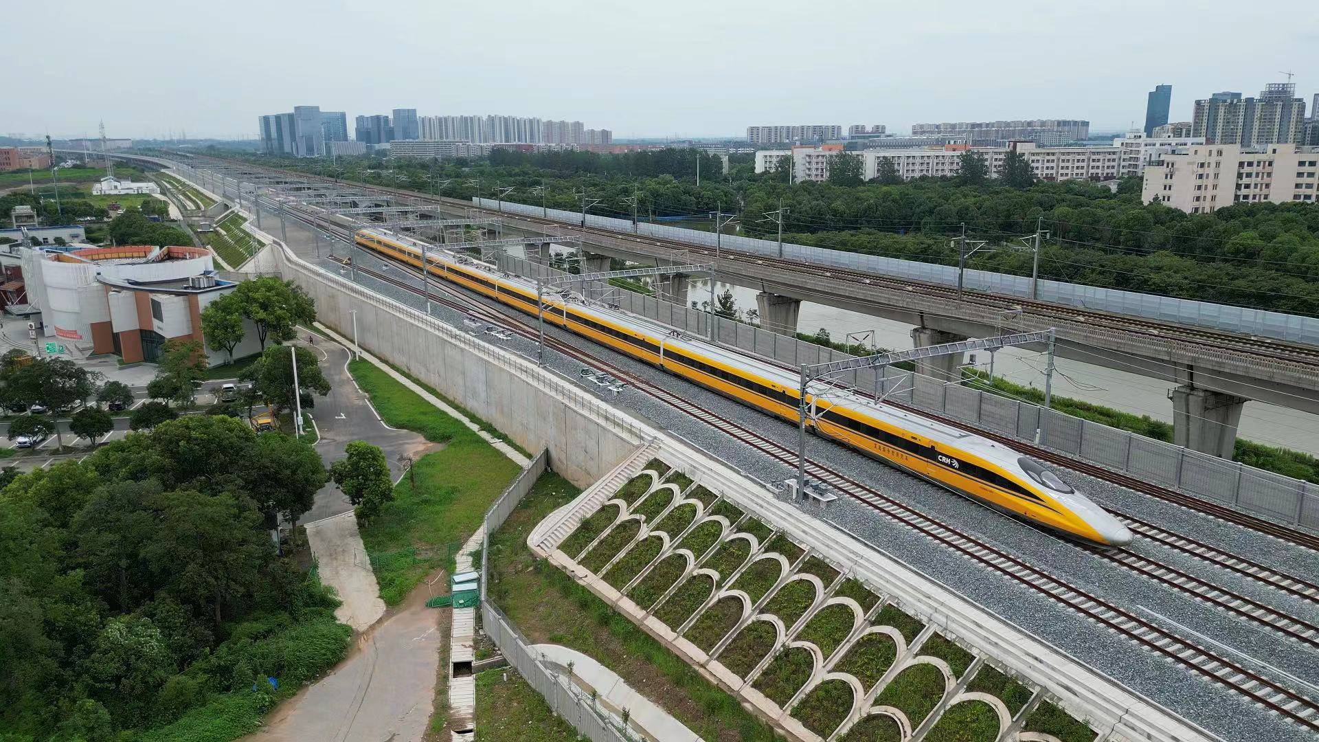 385公里！沪宁沿江高铁联调联试跑出最高试验时速_提速_速度_南京南站