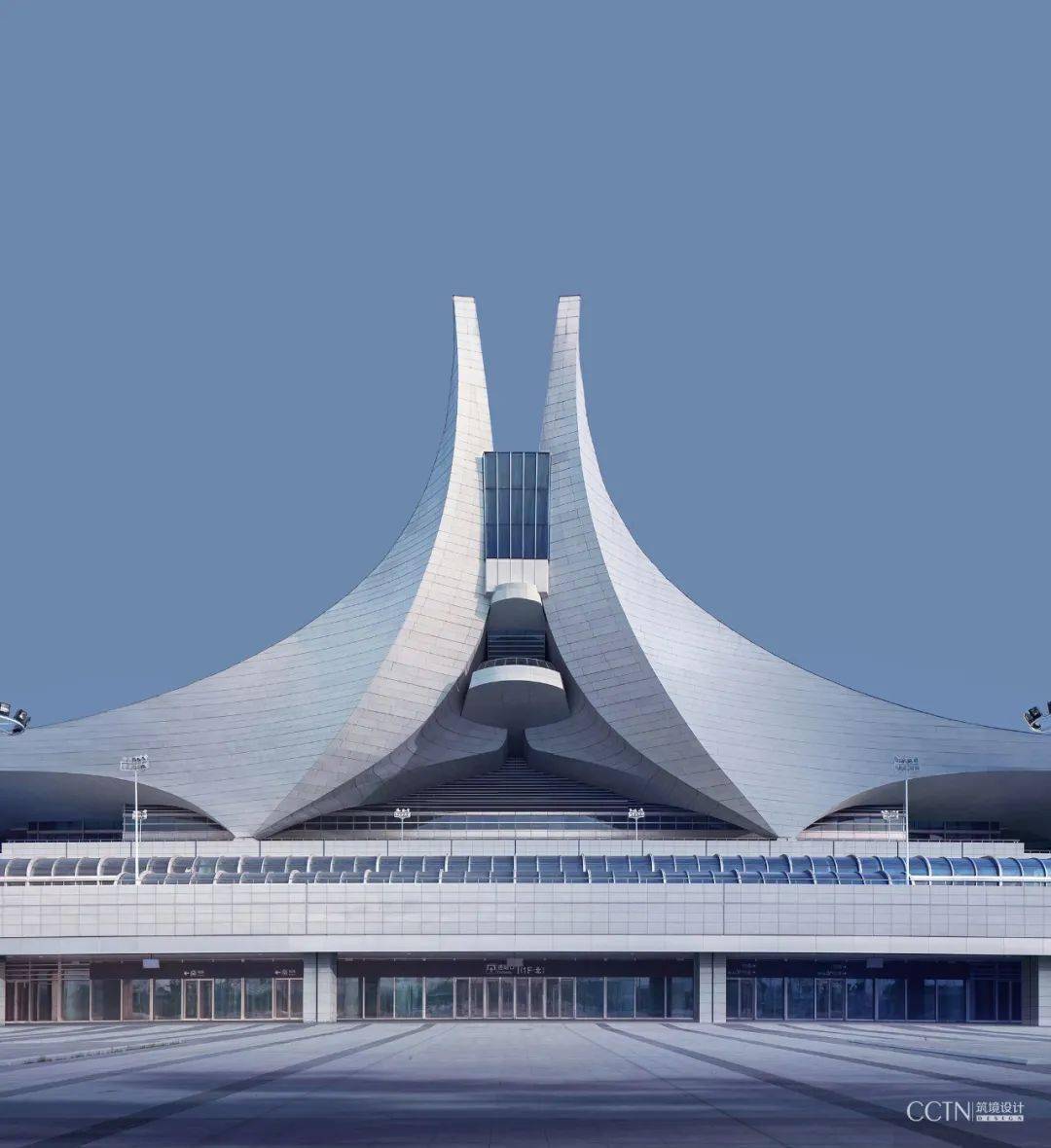 全国首个海景铁路站——青岛红岛站启用,建筑呈现"海浪奔腾"意象_设计