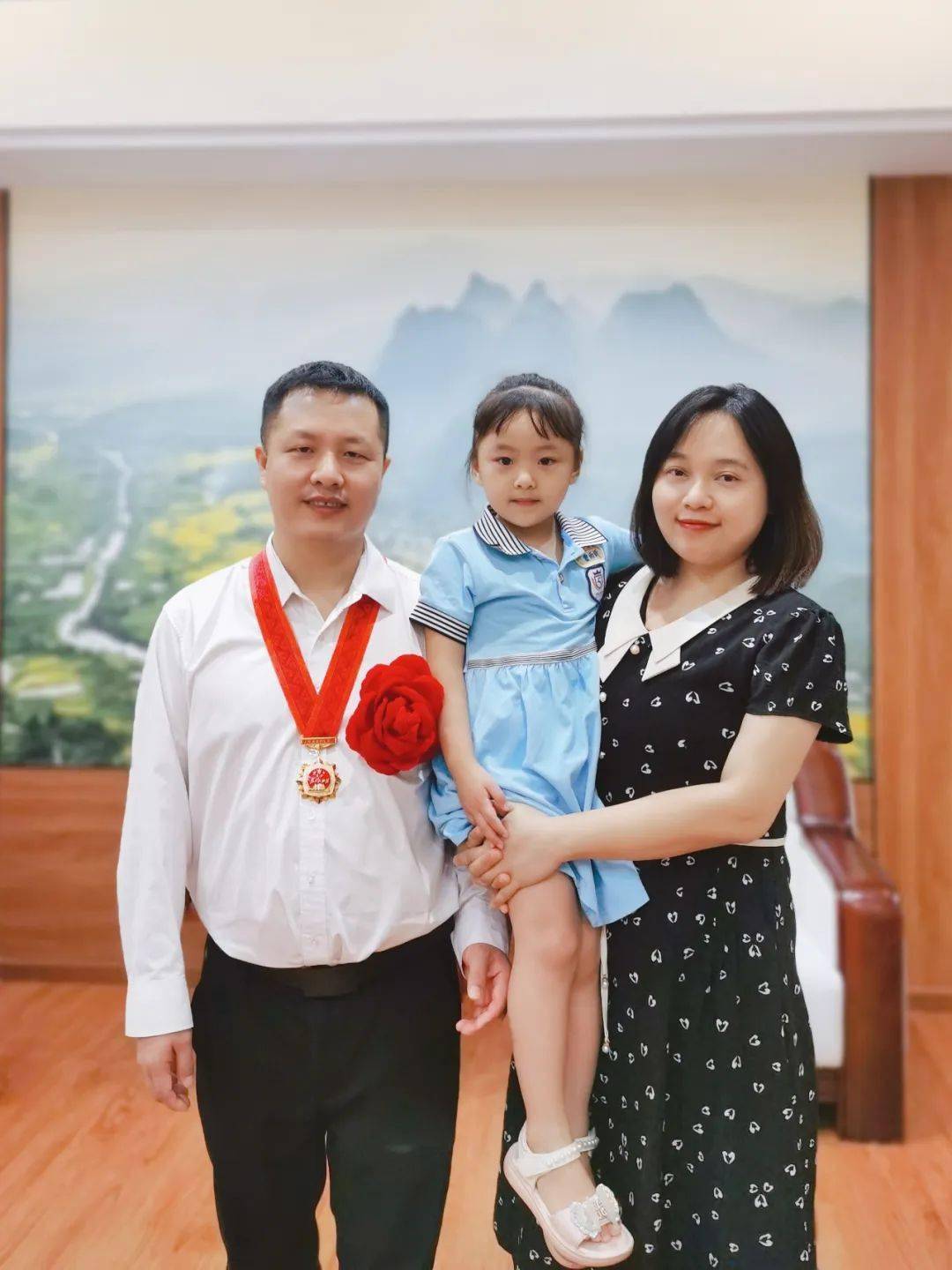 成为广东十大"最美家庭"之一