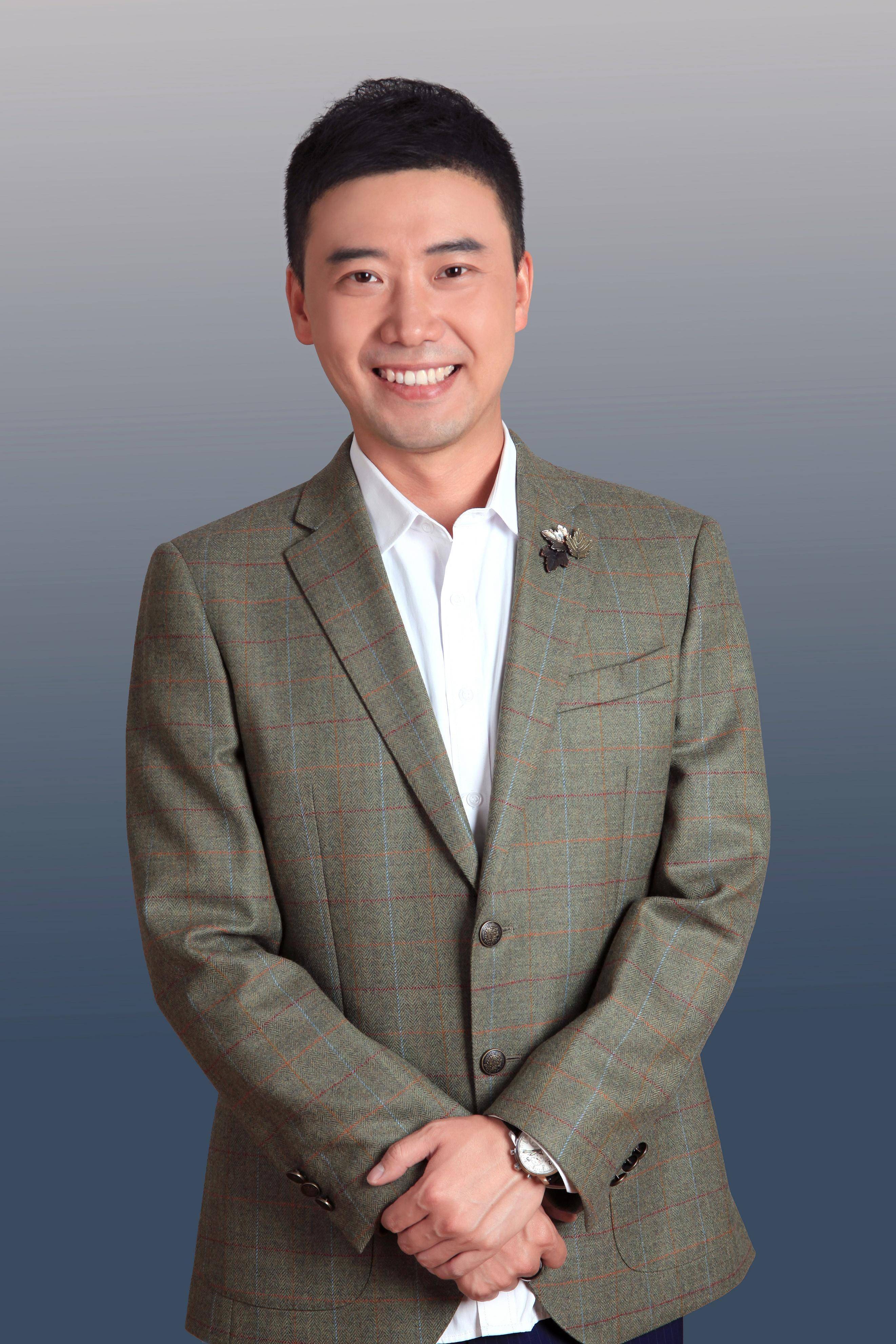 7月8日晚,西北的汉子马龙慈善公益演唱会将在神木尔林兔大草原精彩