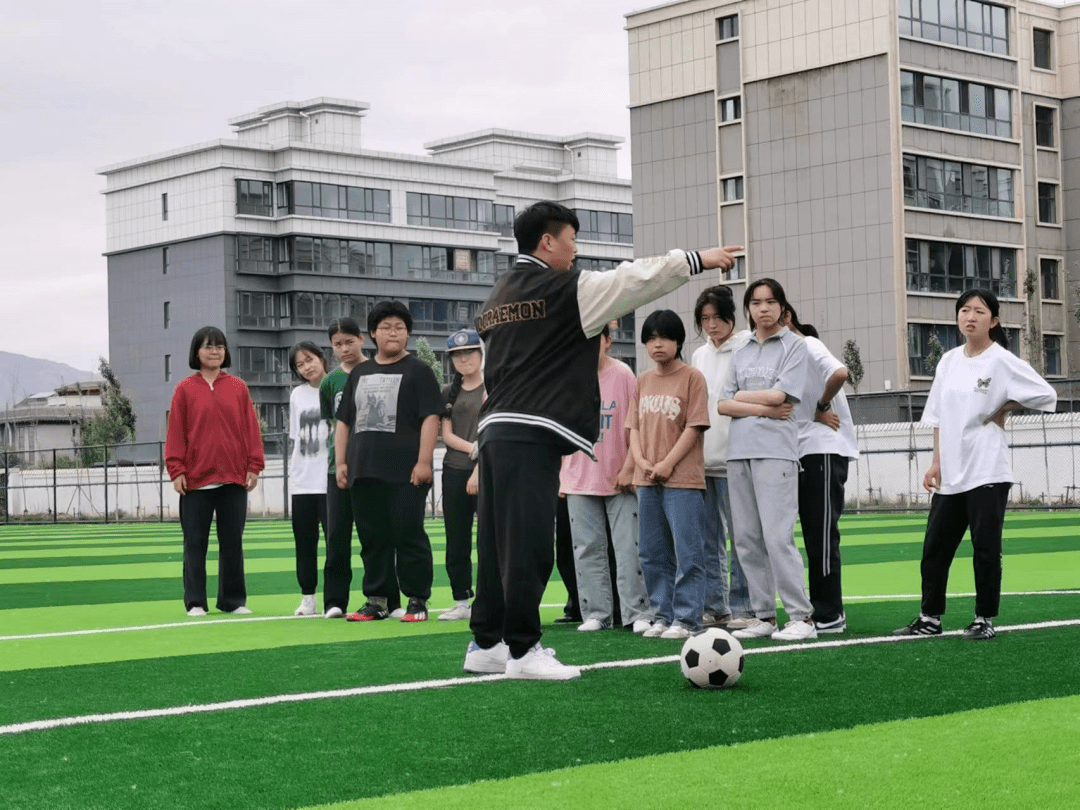7月6日早晨,满载而归的第二民族高级中学(男女双冠,男女最佳守门员