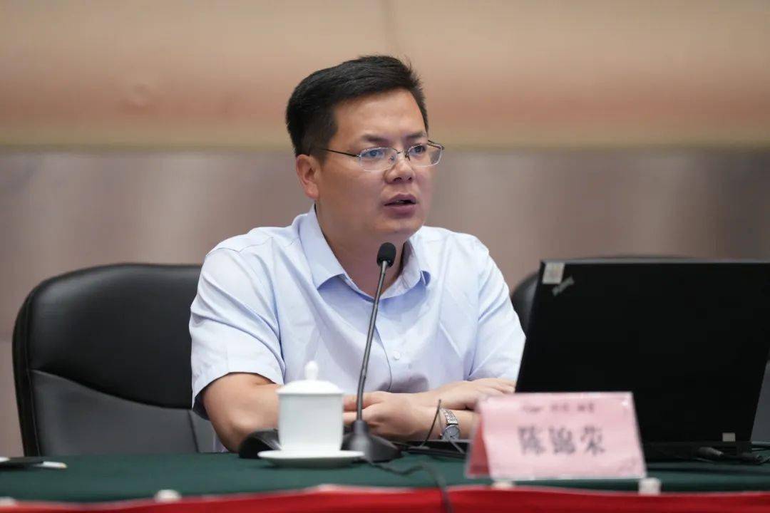 研究委员会副主任周志怀中国和平统一促进会学习与市社院副教授陈锦荣