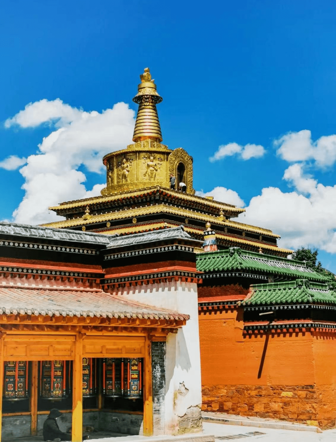 甘南色达 | 远离尘世,用双脚踏遍心目中的乌托邦!_地方_红色_世界