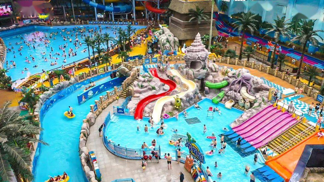 在青岛水上乐园,清凉一夏_游乐_水花_世界