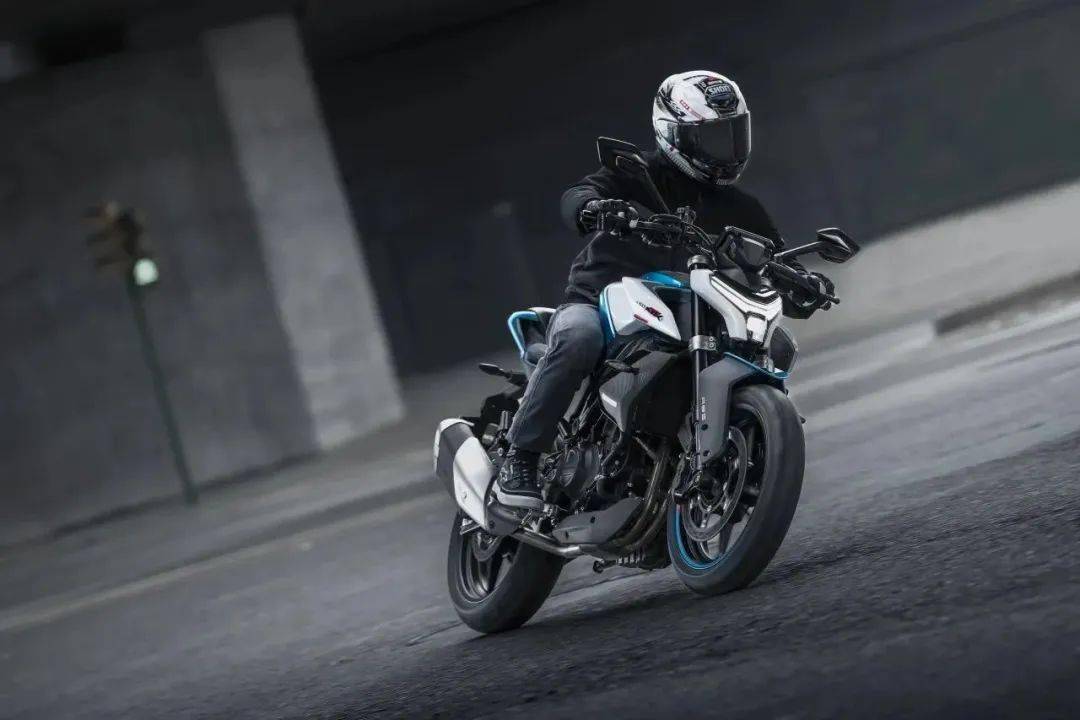 街道穿梭机降临!春风450nk正式发布丨业界