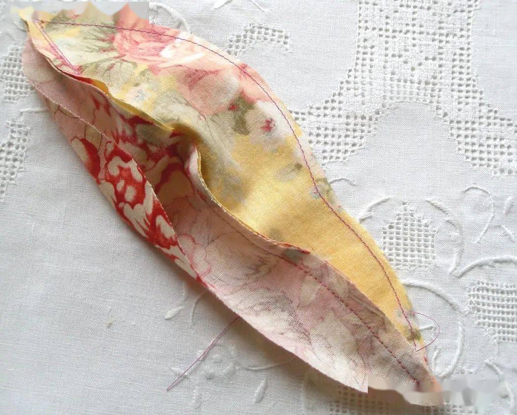 剪几块相同图案的小碎布,拼起来大家都忍不住模仿,实在太美了!