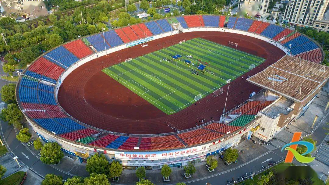 开州区第六届运动会足球比赛,正式开赛!_体育场_参赛队_健身