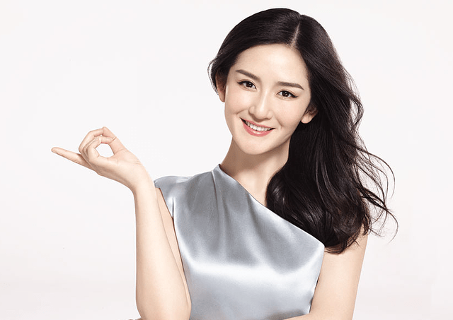 李小冉仅用一句话,揭开谢娜"真实人品",10年闺蜜为何走向散伙_人们