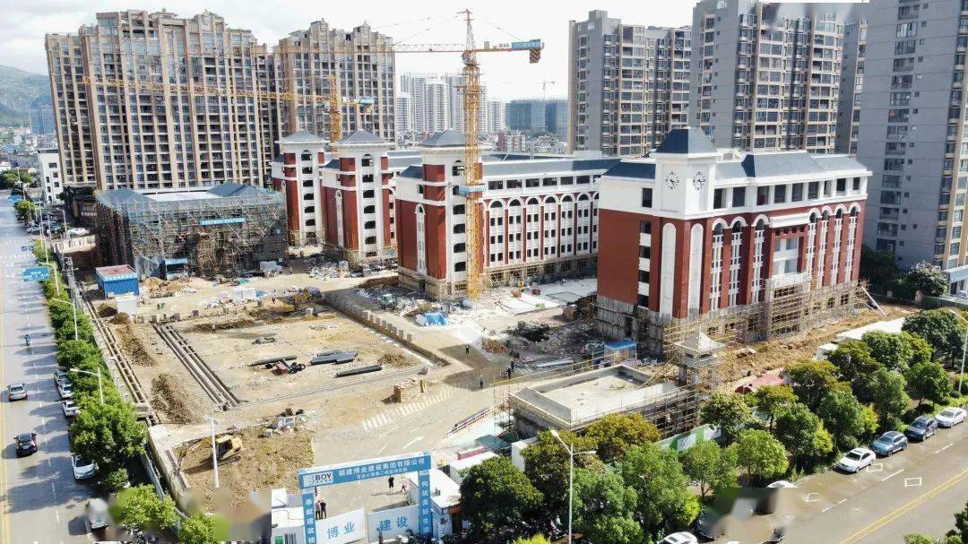 百合小学第二校区位于福清市音西街道清展路北侧(洋浦公寓旁),建设