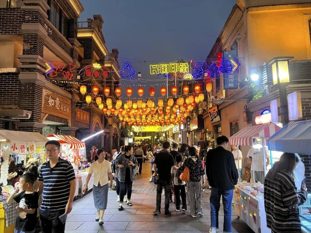 火热七月,老新浦风情街区持续火爆_海州_商业_图片