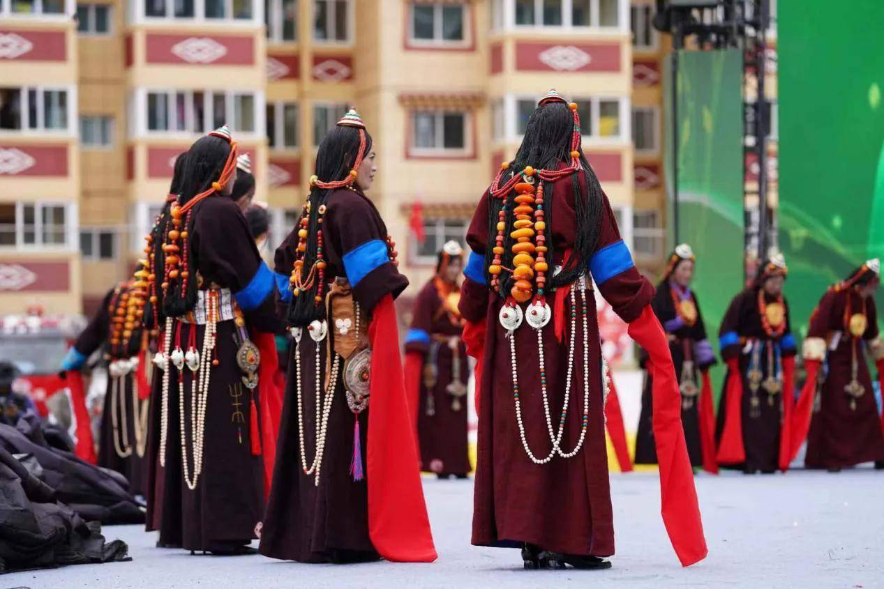 原生态古舞 舞动七彩炉霍_文化_传统_民族