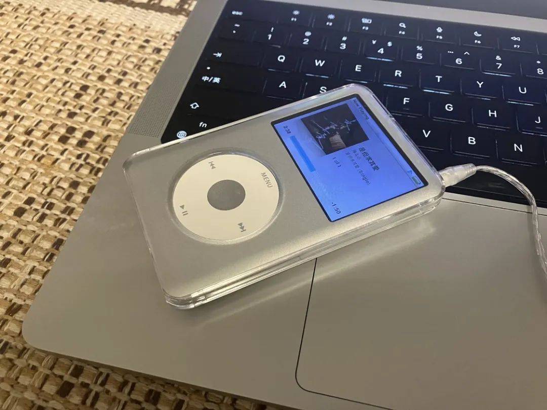 2023 年，我买了一台iPod Classic……_周杰伦_音乐_屏幕