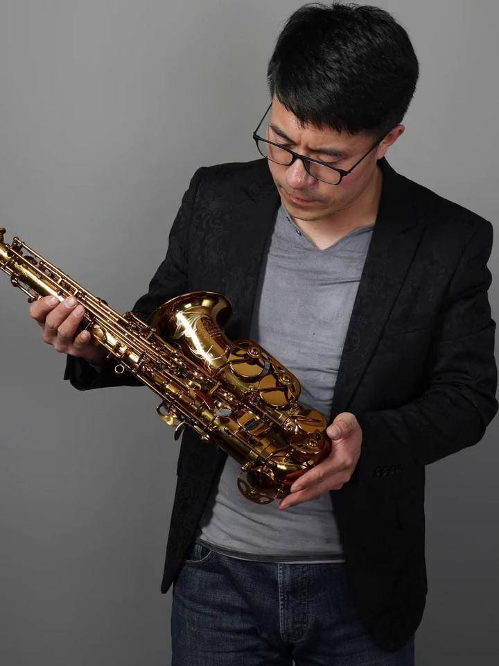 萨克斯 一首优美的彩云追月送给大家 ,简谱 五线谱都有要的留言噢 抖