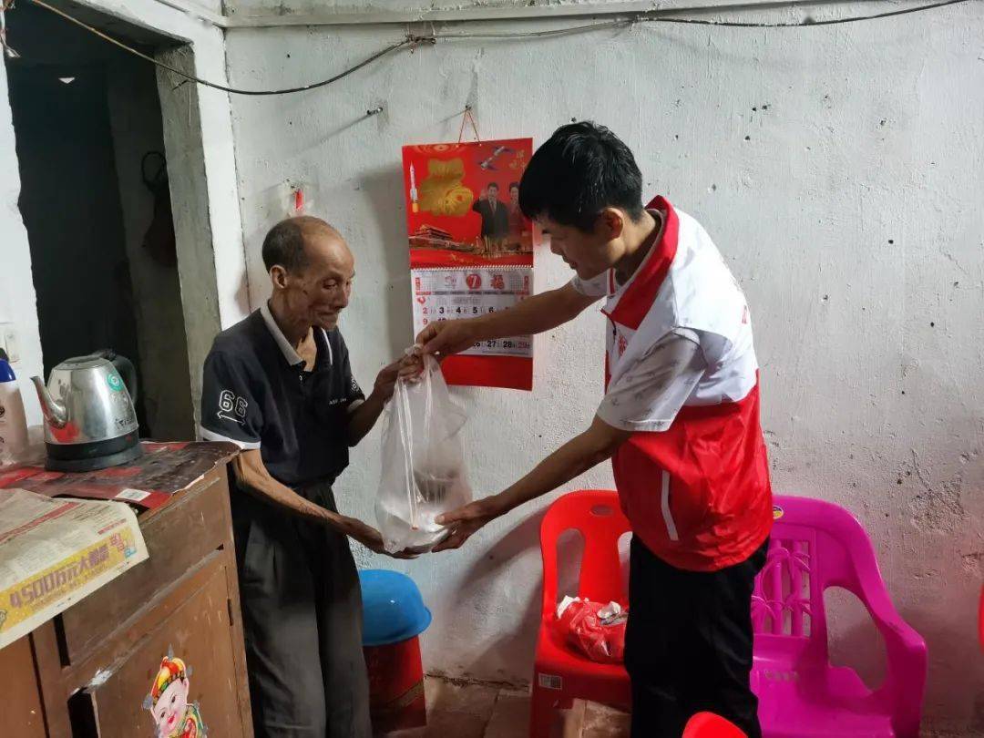 用担当书写驻村答卷——记驻村第一书记谭畅怀_横山_泰利_渔港