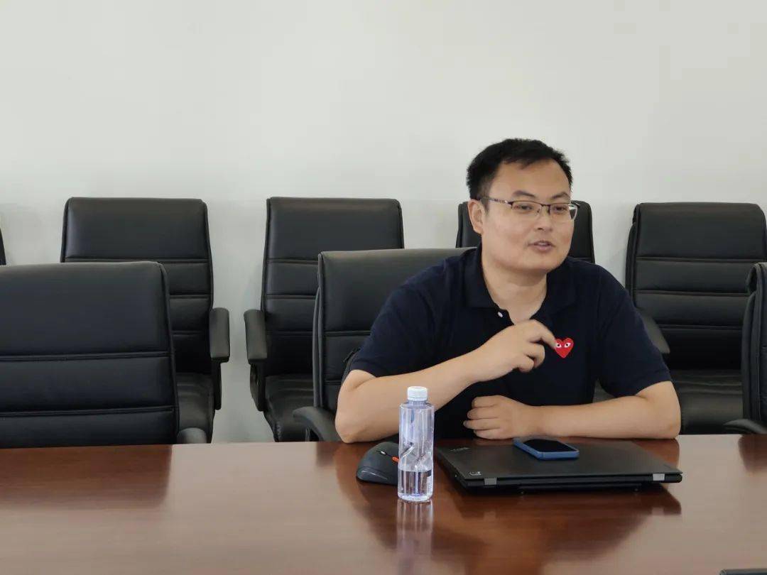 学院老师与企业指导老师根据同学们的实际情况分别给出指导性意见,并