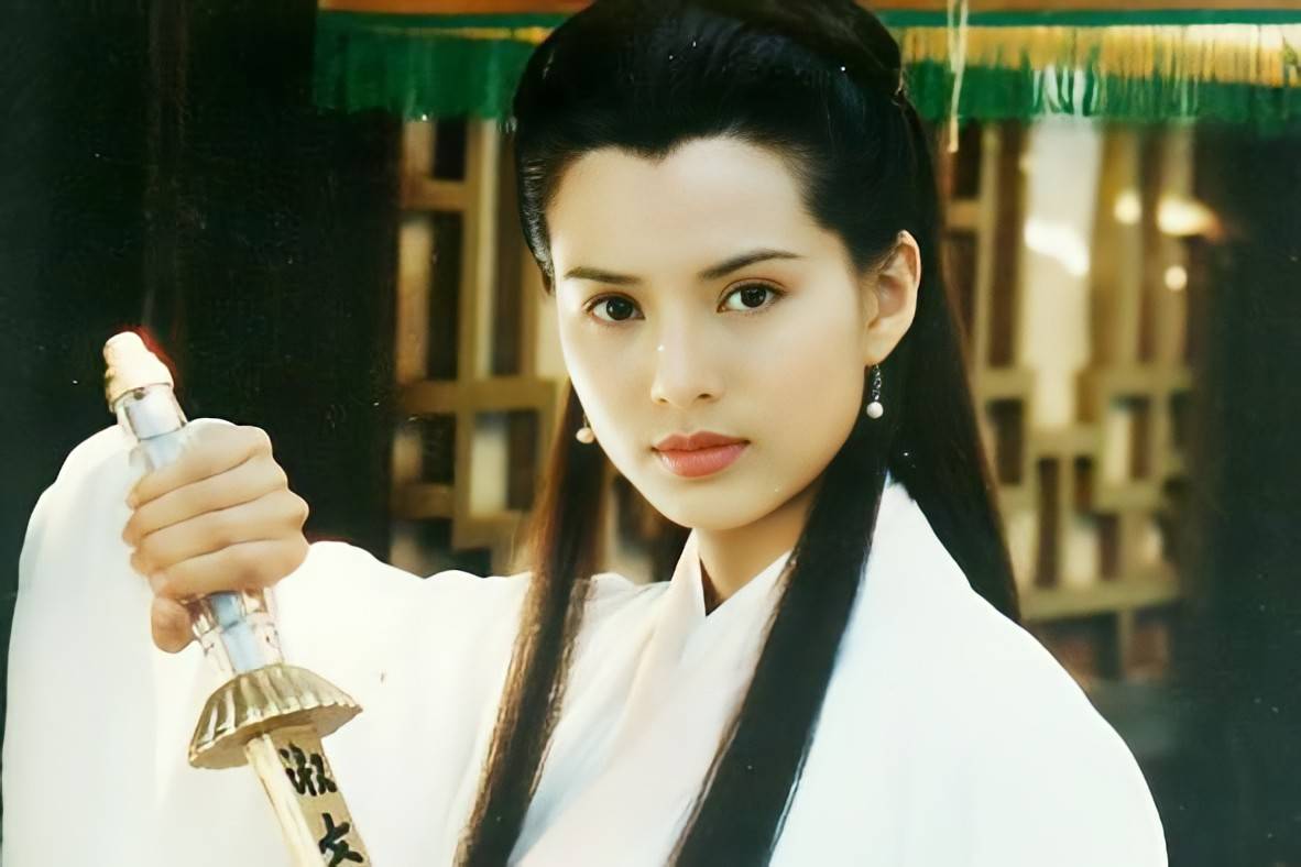 绝情谷小龙女为何不愿承认身份?