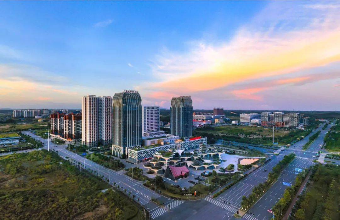 航拍钦州港片区美丽风光_产业_中马_审核