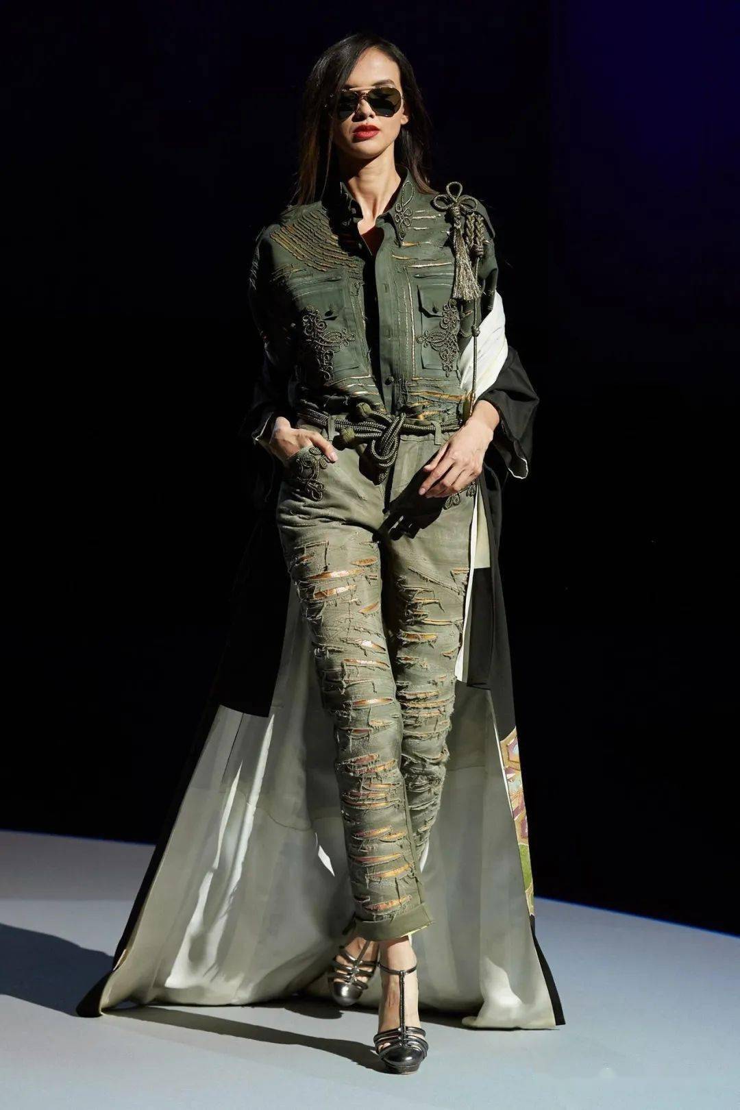 秀场| julien fournie 2023 秋冬高级定制时装秀_趋势_星标_设计