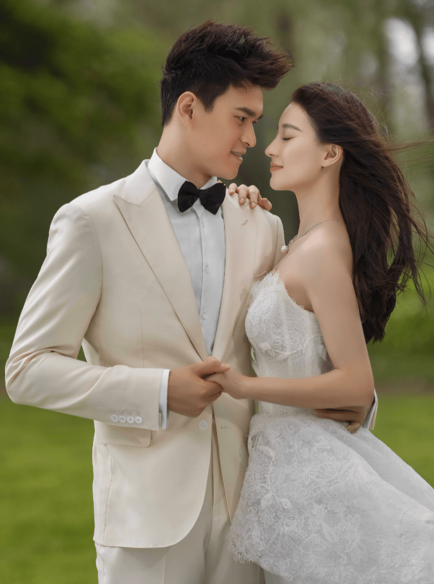 婚纱大片首曝光超般配,张梓琳何雯娜送祝福_体操_恋情