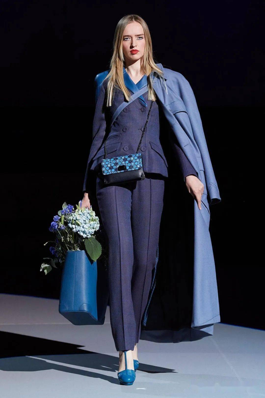 秀场| julien fournie 2023 秋冬高级定制时装秀_趋势_星标_设计