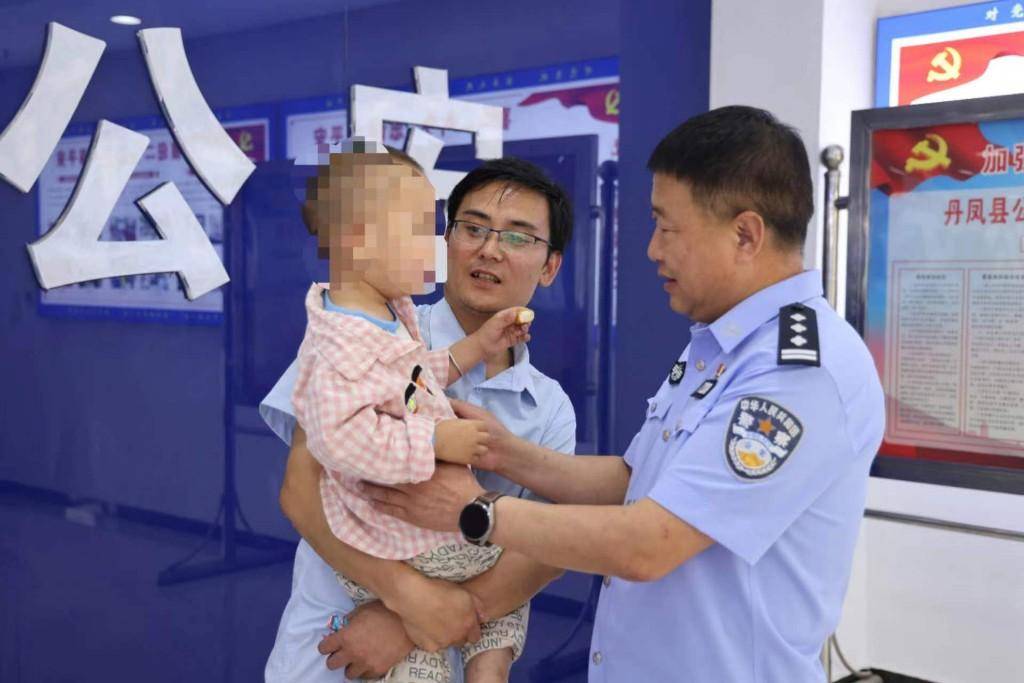 商洛丹凤走失6天后被找回的2岁男童已康复出院平安回家_孩子_彭彭