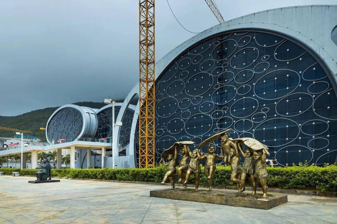 新快报报道:环游世界的"胖太阳"走进南海Ⅰ号,许鸿飞雕塑世界巡展日前