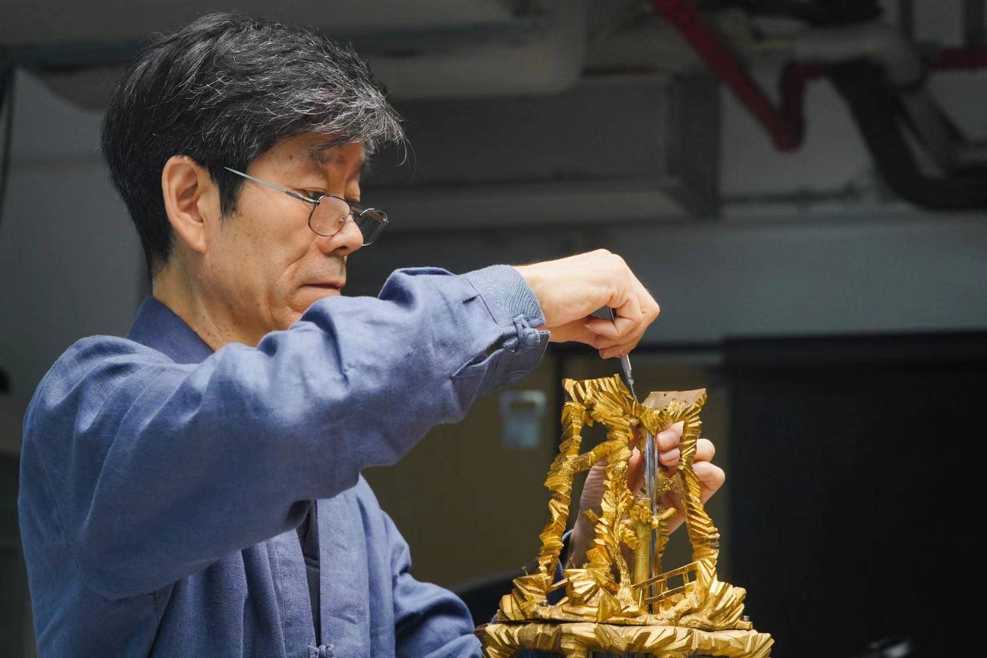 故宫钟表修复师王津:我在广博修"广钟"_文物_保养_表演