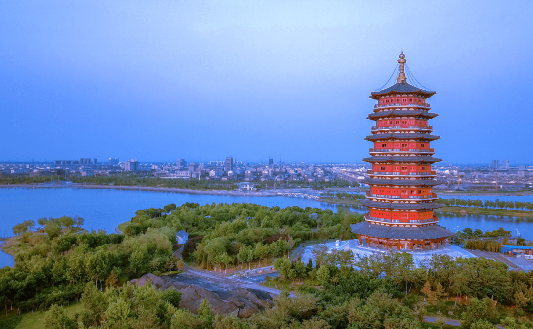 东营河口赛道详细地址:东营河口区鸣翠湖湿地公园东营河口区鸣翠湖