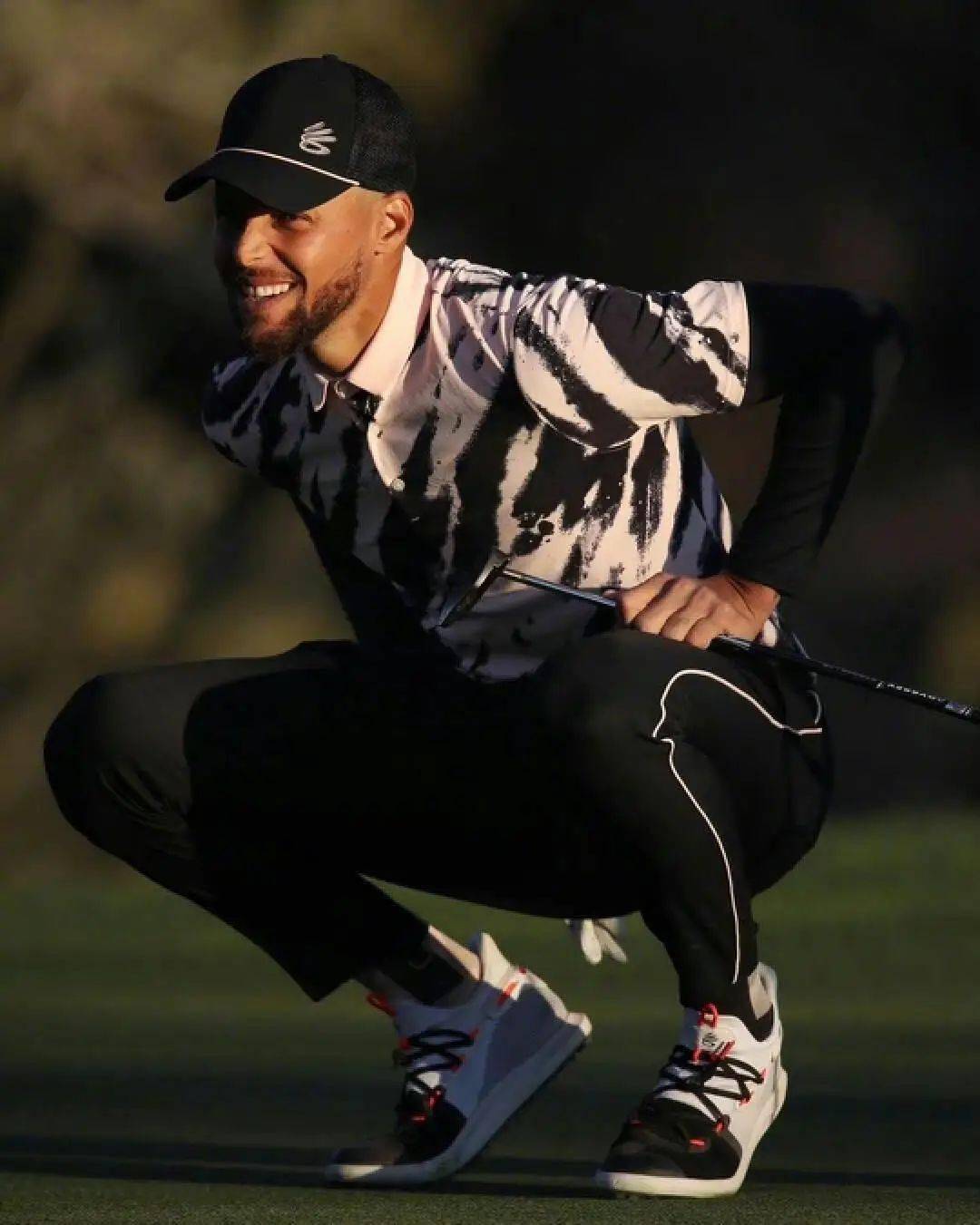 2020年安德玛为库里推出个人品牌curry brand,今年签下终身代言合约并