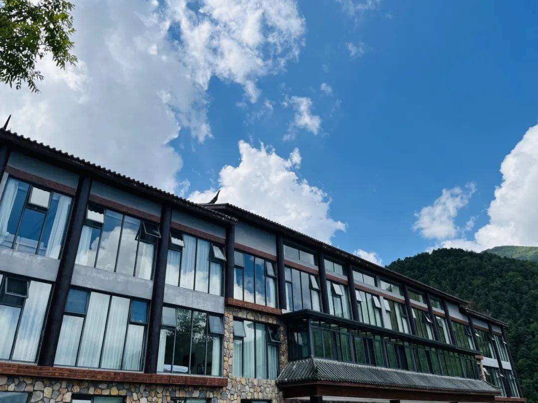 7月22日,巫溪县红池坝景区坝尚·清晖民宿酒店正式开业.