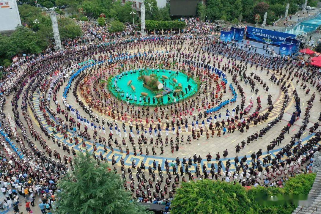 67【头条】剑河万人齐跳苗族水鼓舞 场面太壮观太震撼了_文化_民族