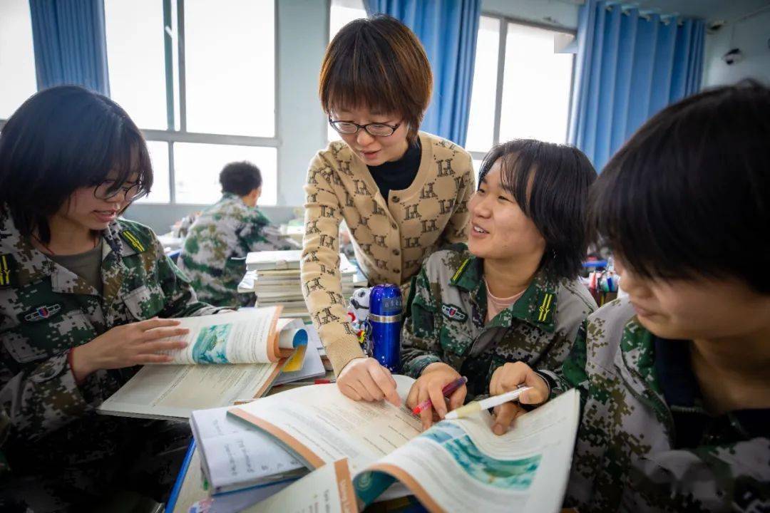 黔西一中新增学位,床位1万余个威宁民族中学分别是大方一中,黔西