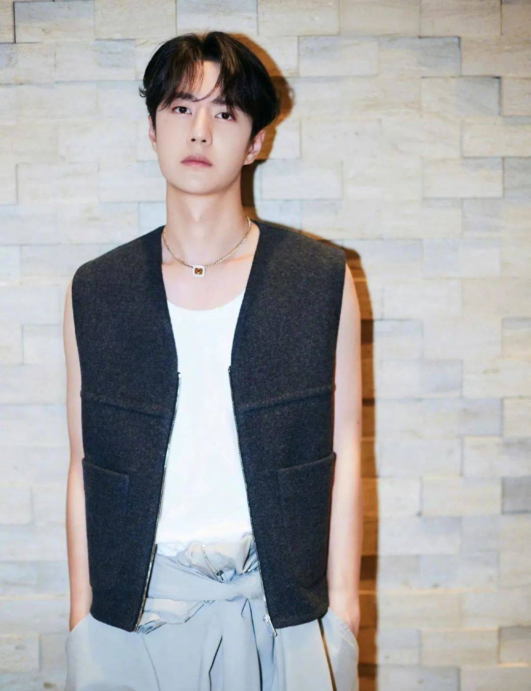 今日热点:王一博因身体不适将缺席热烈路演;吴亦凡税务违规金额过亿.